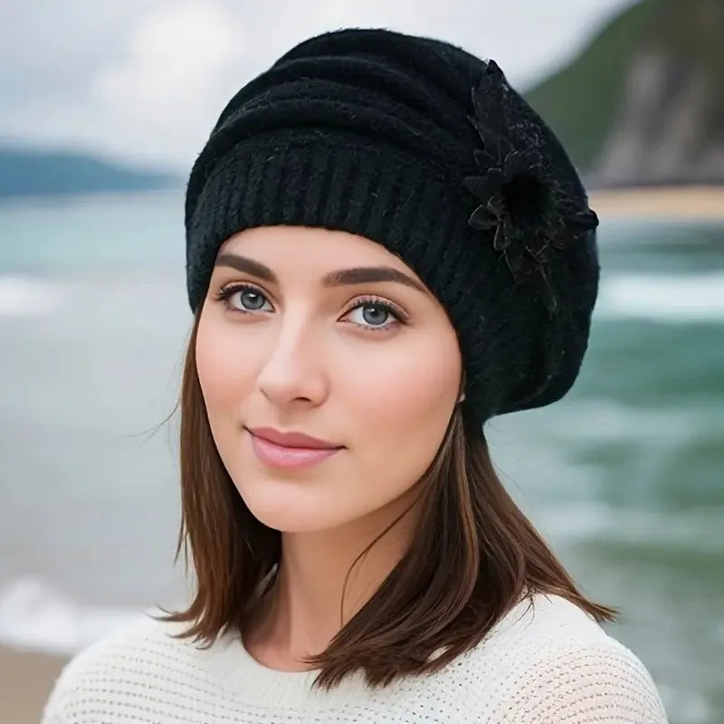 Chapeau Femme Hiver en Laine Tricotée – Béret Épais et Chaud avec Fleur, Automne-Hiver