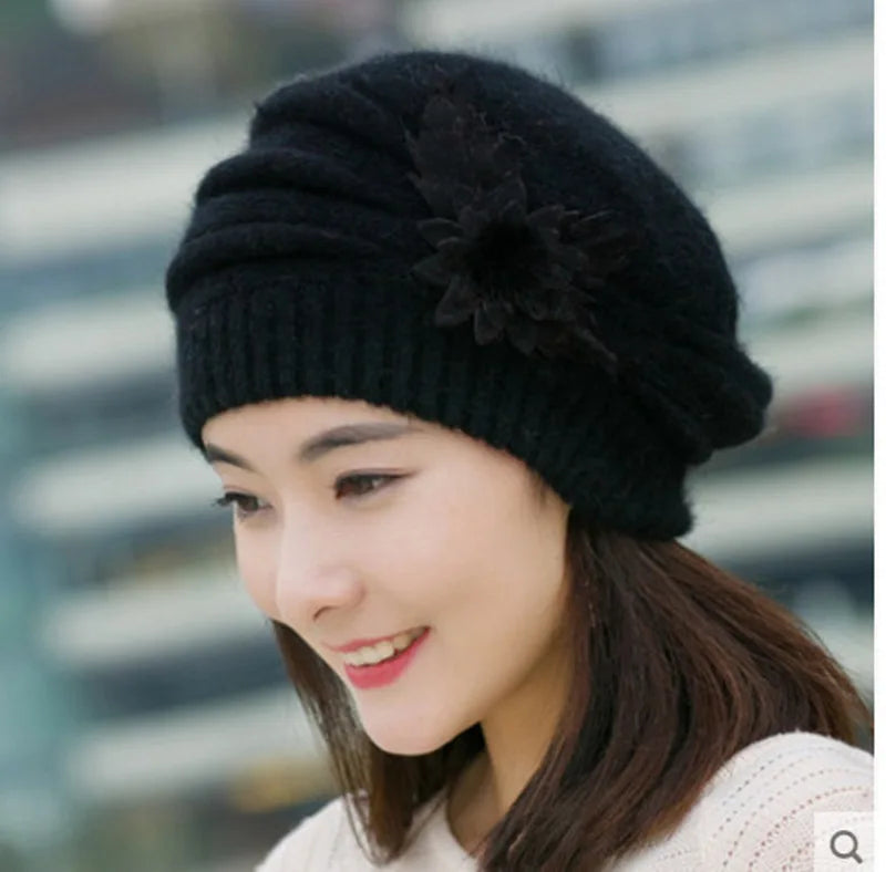 Chapeau Femme Hiver en Laine Tricotée – Béret Épais et Chaud avec Fleur, Automne-Hiver
